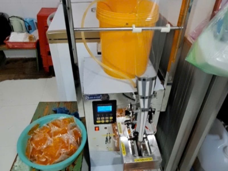 AUTOMATIC LIQUID PACKING MACHINE – FOR FISH SAUCE WITH CHILI, SOY SAUCE, COCONUT MILK WITH BAG, SACHET, STICK TYPE